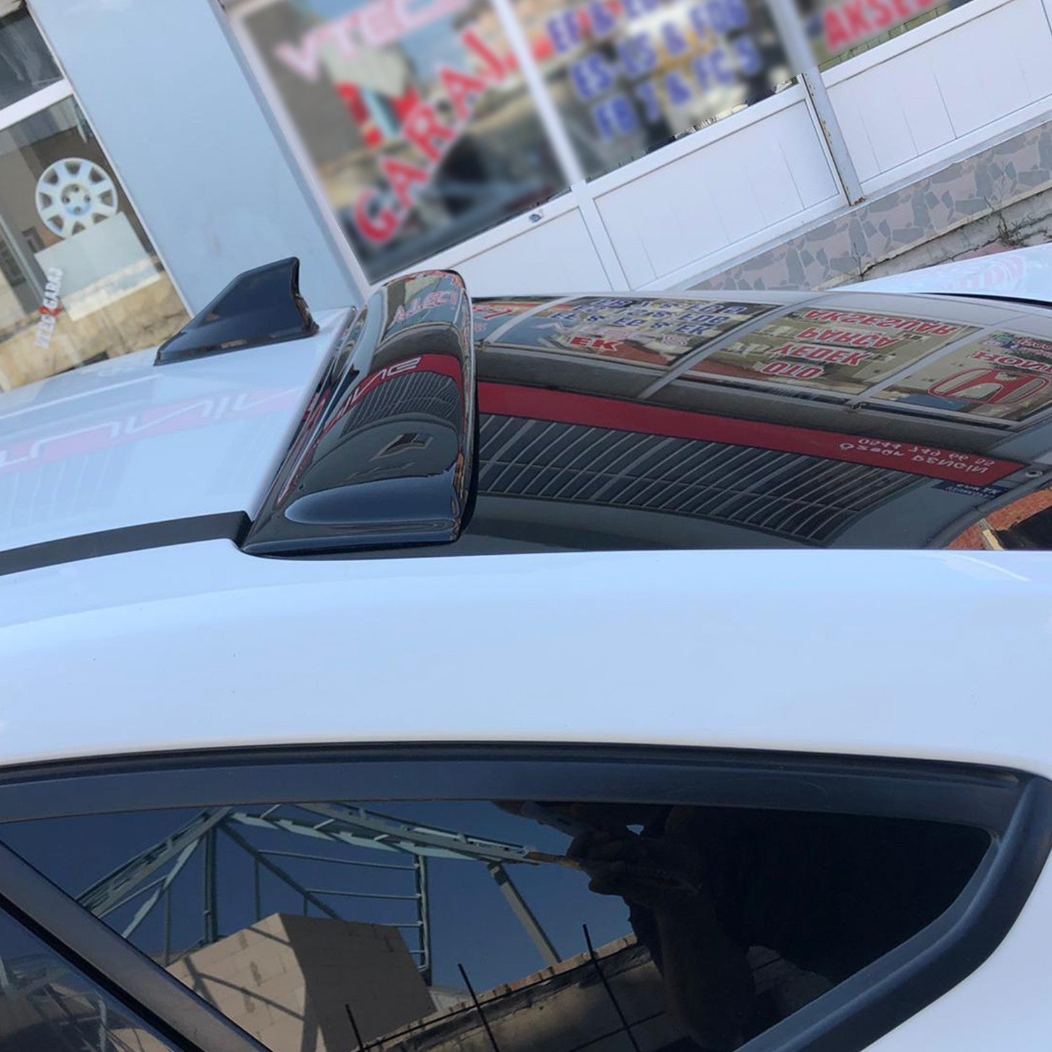 Ford Focus 2011 - 2018 Rear Window Spoiler