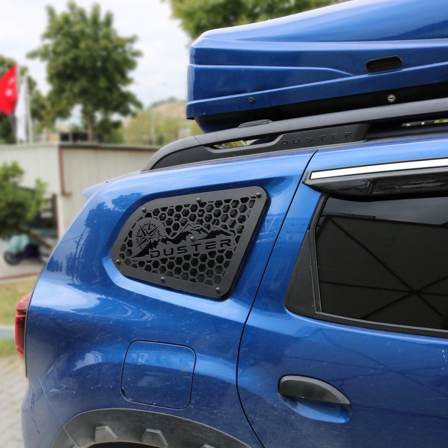Dacia Duster 2018 - 2024 Metal Quarter Window 2pcs