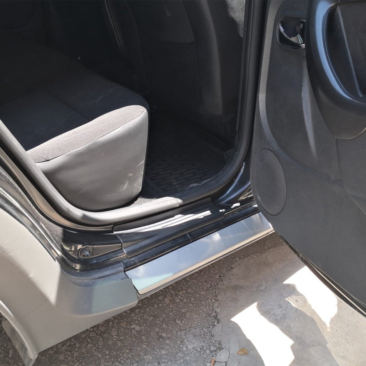 Dacia Duster 2010 - 2017 Door Sill Protector 4pcs