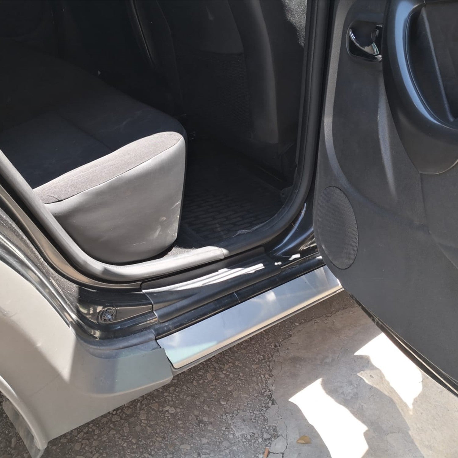 Dacia Duster 2010 - 2017 Door Sill Protector 4pcs