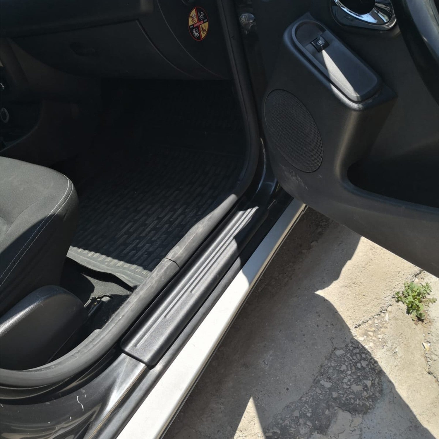 Dacia Duster 2010 - 2017 Door Sill Protector 4pcs