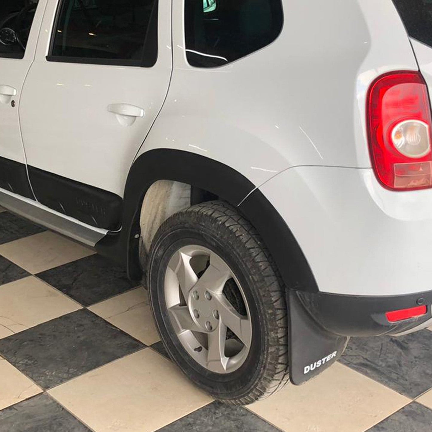 Dacia Duster 2010 - 2017 Fender Flares 8pcs