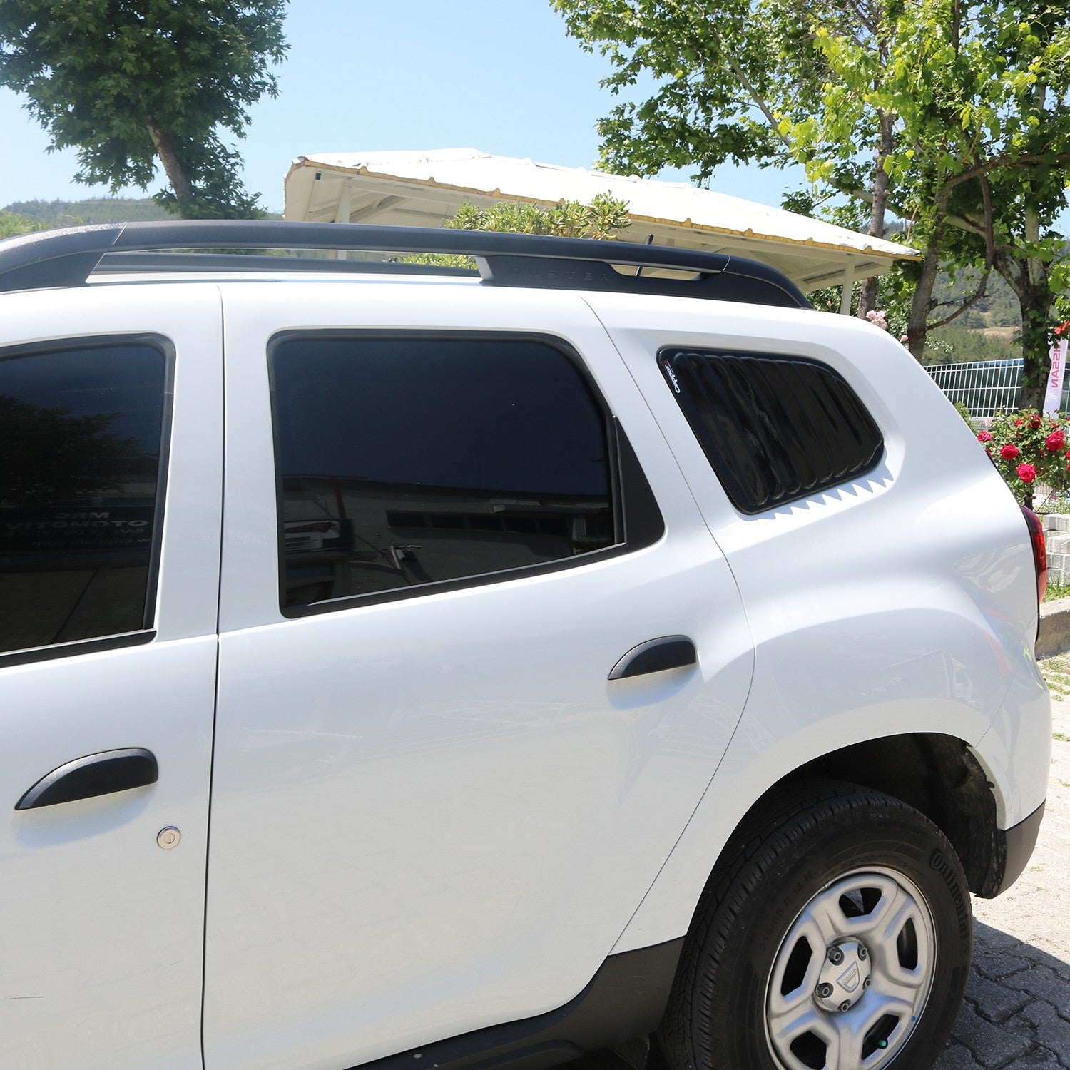 Dacia Duster 2018 - 2024 Quarter Window 2pcs