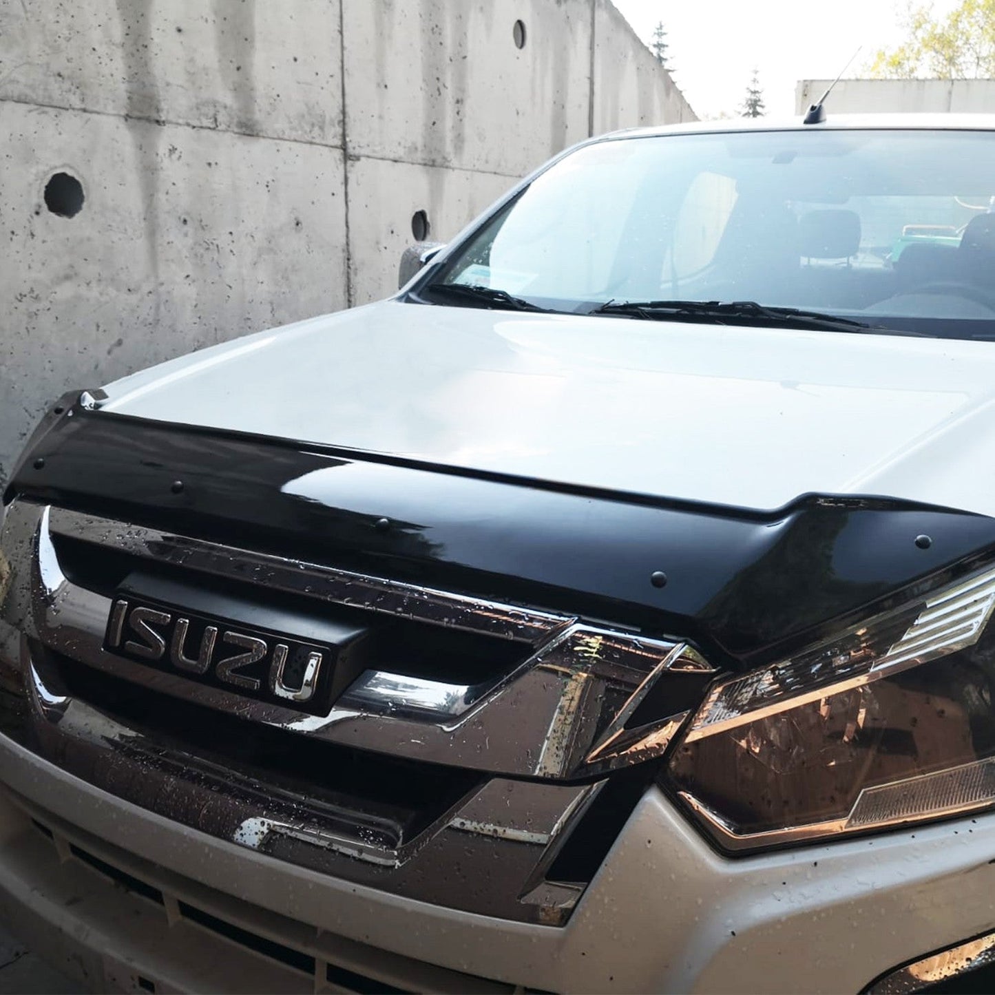 Isuzu D-Max 2017 - 2019 Bonnet Deflector 4mm